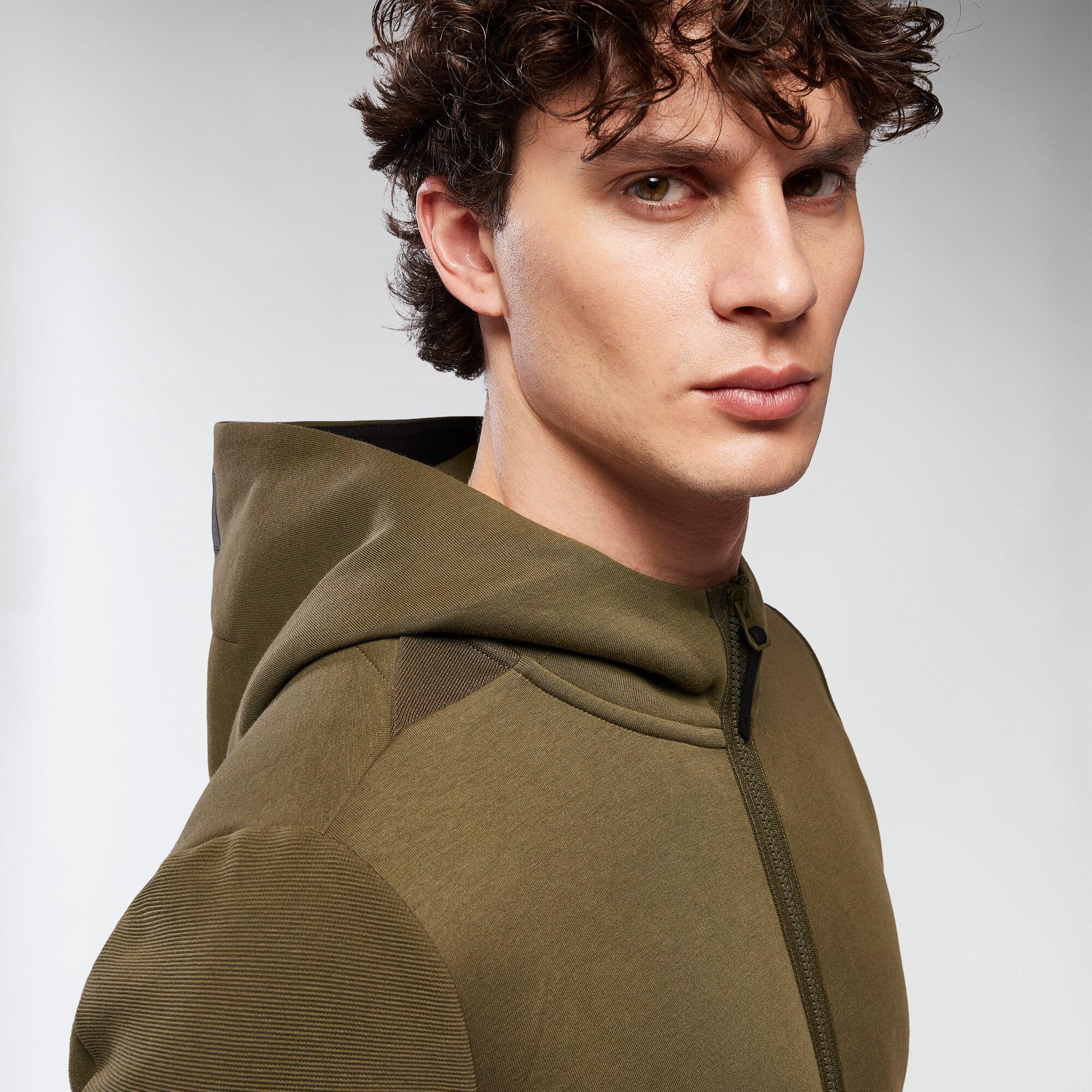 CHAQUETA MIDNIGHT HOODED MGRN/LMGRN